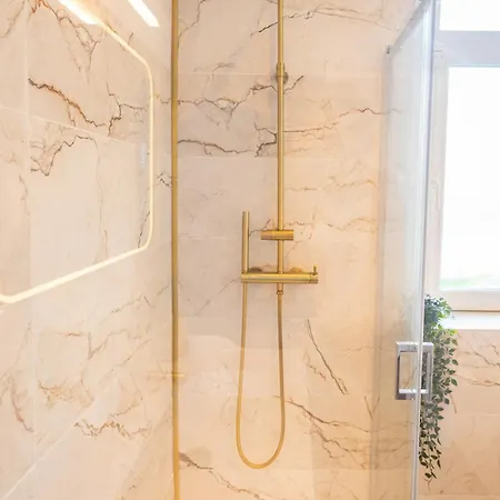 Le Bel Confort Glam Chic * Montrouge